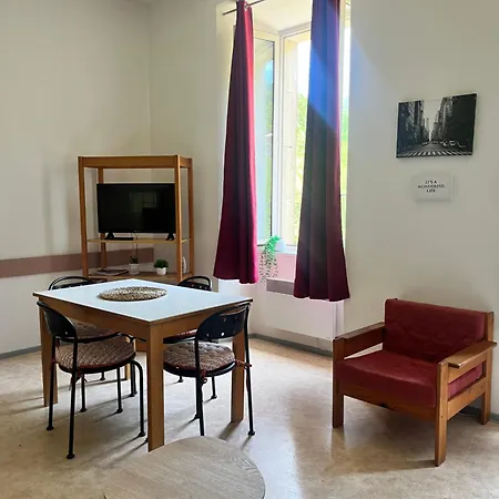 Apartment La Reine *