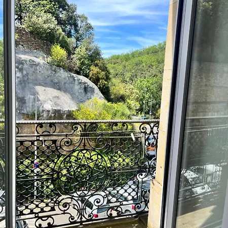 La Reine Apartment