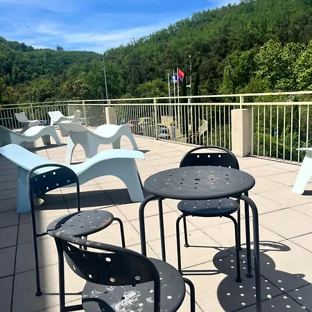 Apartment La Reine *