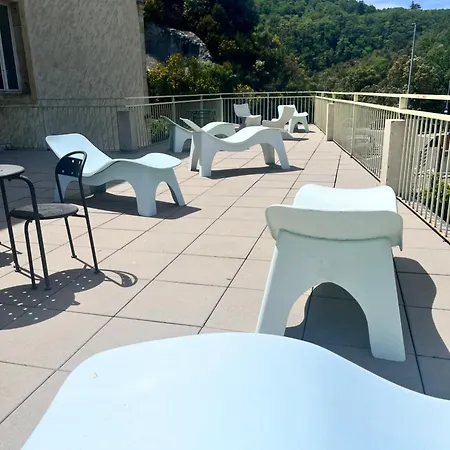 La Reine Apartment